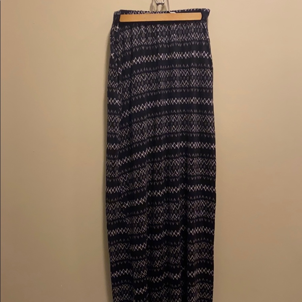 MAXI BLACK SKIRT LIGHT AND SOFT